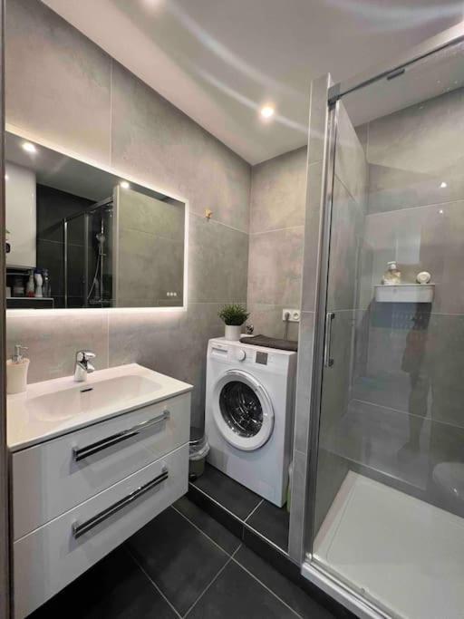 Adorable Appartement Strasbourg Neudorf Parking Sous Sol Luaran gambar